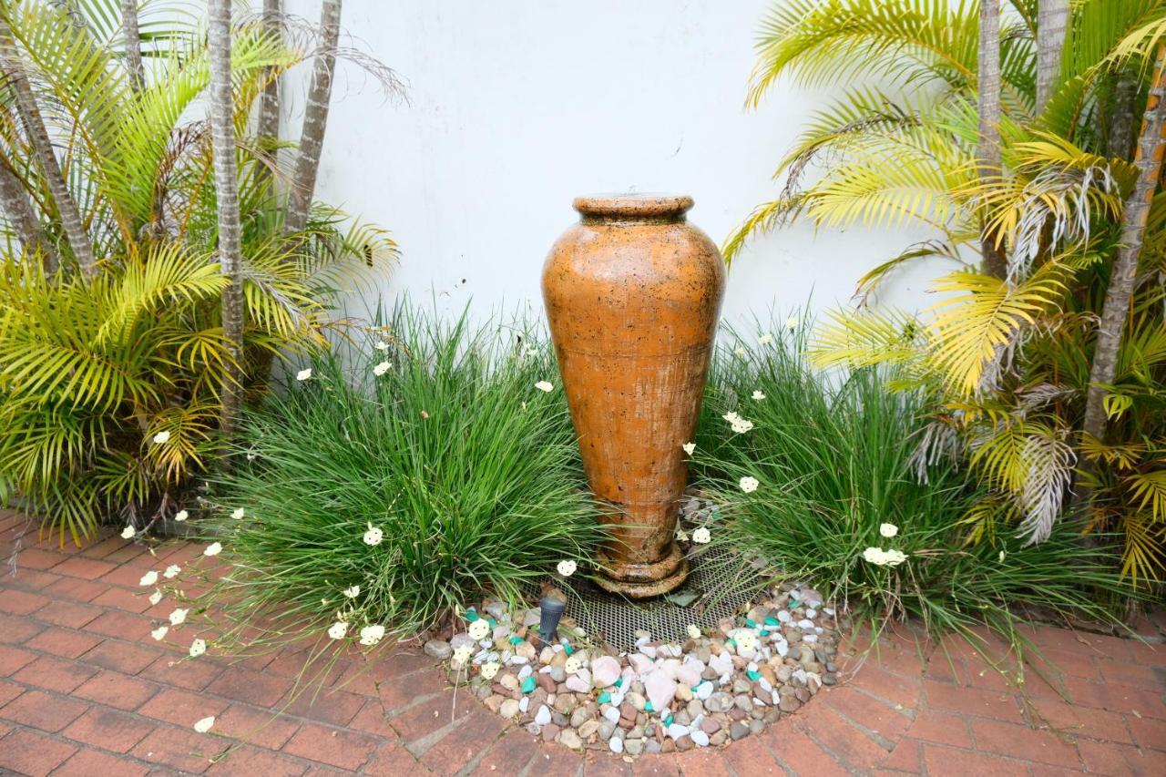 The Whitehouse Bed And Breakfast Durban Buitenkant foto